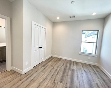 3716 Creekmont Gardens Lane - Photo Thumbnail 37