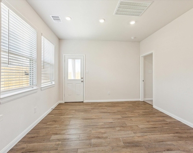 21610 Cypress Maple Drive - Photo Thumbnail 4