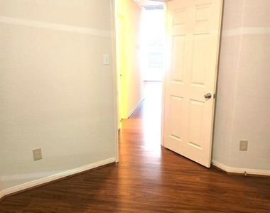 23611 Jasper Stone Court - Photo Thumbnail 9