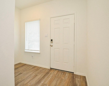 5427 Magnolia Heath Lane - Photo Thumbnail 3