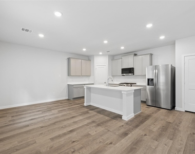 7926 Alset Dr - Photo Thumbnail 7