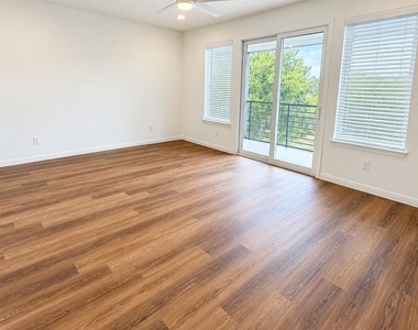 5325 Rue Street - Photo Thumbnail 12