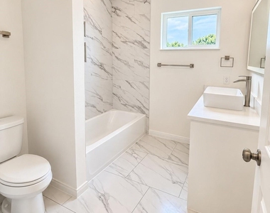 5325 Rue Street - Photo Thumbnail 18