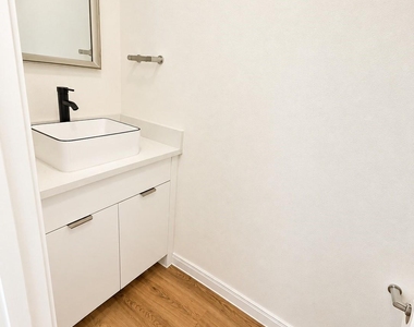 5325 Rue Street - Photo Thumbnail 7