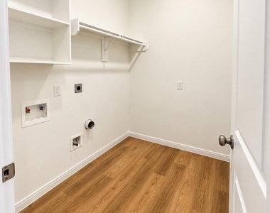5325 Rue Street - Photo Thumbnail 21