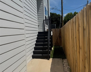 5325 Rue Street - Photo Thumbnail 1