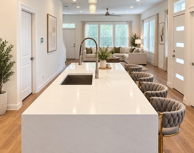 5325 Rue Street - Photo Thumbnail 3
