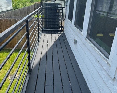 5325 Rue Street - Photo Thumbnail 24