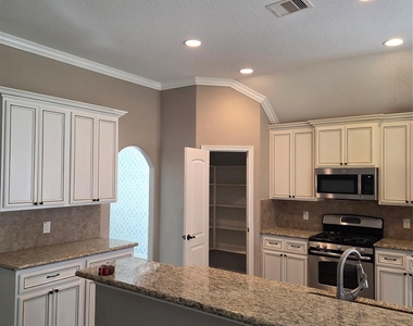 6216 N Fawnlake Drive - Photo Thumbnail 6