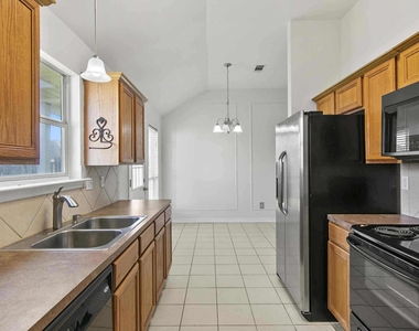 5775 Shadowbend Circle S - Photo Thumbnail 7