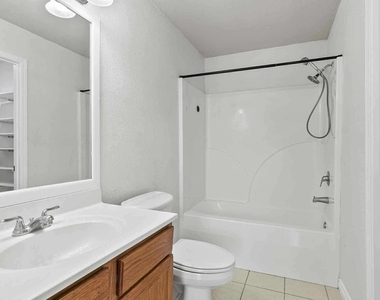 5775 Shadowbend Circle S - Photo Thumbnail 17