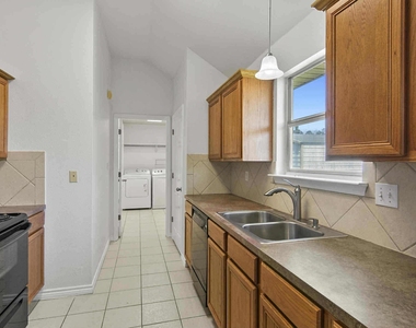 5775 Shadowbend Circle S - Photo Thumbnail 8