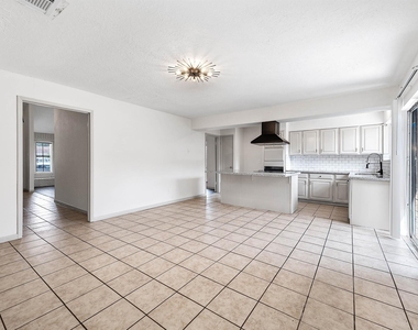 10230 Trade Winds Drive - Photo Thumbnail 9