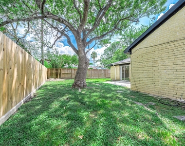 10230 Trade Winds Drive - Photo Thumbnail 24