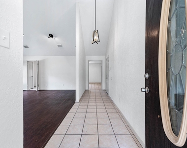 10230 Trade Winds Drive - Photo Thumbnail 5
