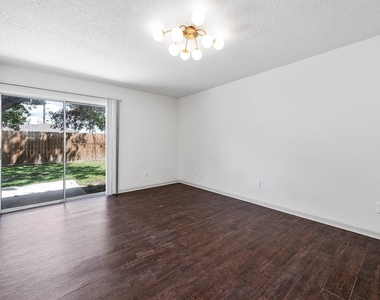 10230 Trade Winds Drive - Photo Thumbnail 18