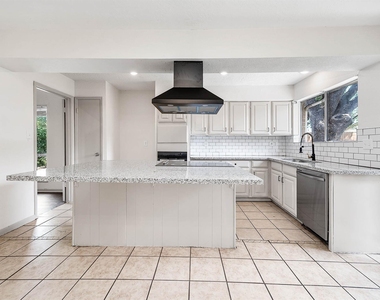 10230 Trade Winds Drive - Photo Thumbnail 10