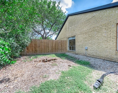 10230 Trade Winds Drive - Photo Thumbnail 3