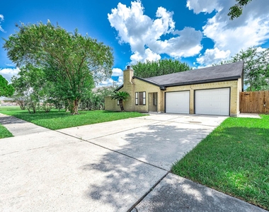 10230 Trade Winds Drive - Photo Thumbnail 1