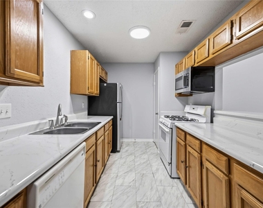 22715 Braken Manor Lane - Photo Thumbnail 8