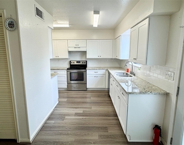 9901 Sharpcrest Street - Photo Thumbnail 7