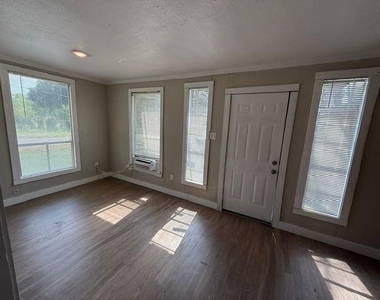 25775 Marella Drive - Photo Thumbnail 10