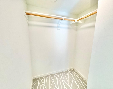 2201 Market Street - Photo Thumbnail 6