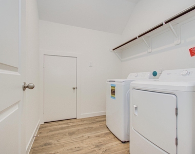 3411 Ashe Landing Drive - Photo Thumbnail 10