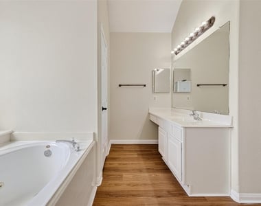 16719 Bishop Knoll Lane - Photo Thumbnail 41