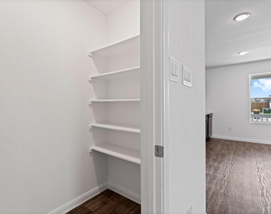 9915 Opal Stone Way - Photo Thumbnail 10