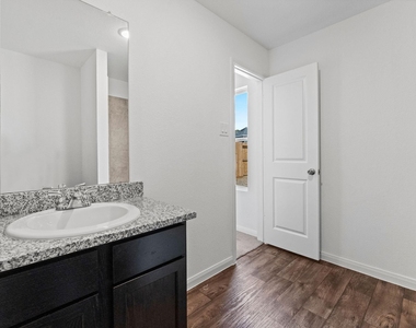 9915 Opal Stone Way - Photo Thumbnail 16