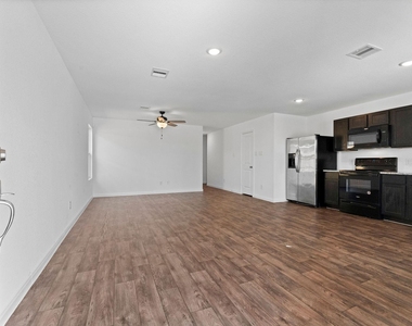 9915 Opal Stone Way - Photo Thumbnail 3