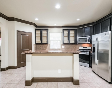 2606 Maverick Park Lane - Photo Thumbnail 13