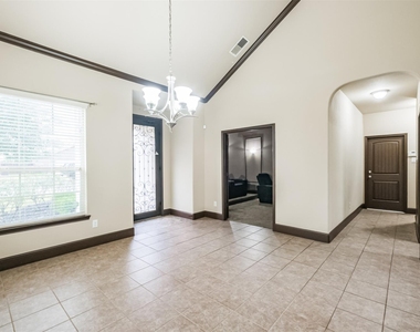 2606 Maverick Park Lane - Photo Thumbnail 5