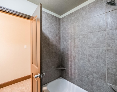 2606 Maverick Park Lane - Photo Thumbnail 40