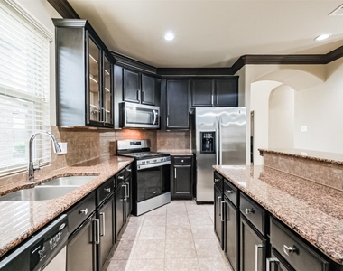 2606 Maverick Park Lane - Photo Thumbnail 9