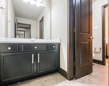 2606 Maverick Park Lane - Photo Thumbnail 39