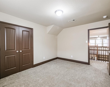 2606 Maverick Park Lane - Photo Thumbnail 34
