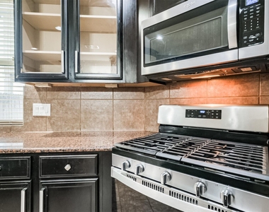 2606 Maverick Park Lane - Photo Thumbnail 11