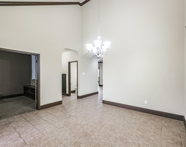 2606 Maverick Park Lane - Photo Thumbnail 4
