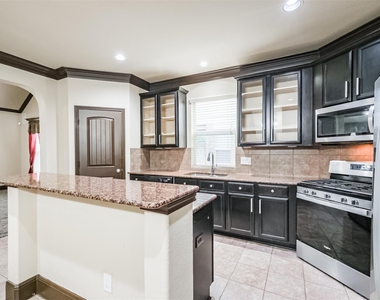 2606 Maverick Park Lane - Photo Thumbnail 8