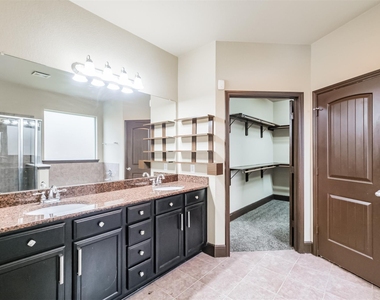 2606 Maverick Park Lane - Photo Thumbnail 23