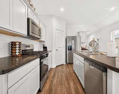 5411 Wyndham Ridge Lane - Photo Thumbnail 11