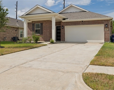 4419 Bay Vista Drive - Photo Thumbnail 2