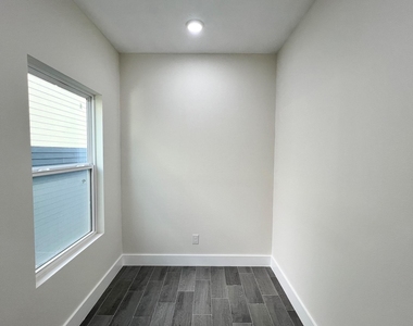 4315 Plaag - Photo Thumbnail 13