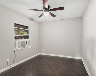 2902 Helberg Road - Photo Thumbnail 18