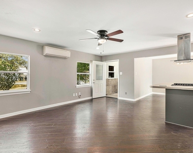 2902 Helberg Road - Photo Thumbnail 9