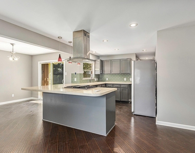 2902 Helberg Road - Photo Thumbnail 11