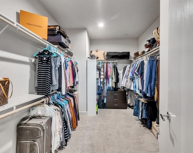 5702 Rucio Lane - Photo Thumbnail 16