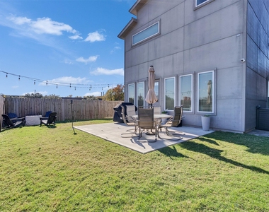 5702 Rucio Lane - Photo Thumbnail 26